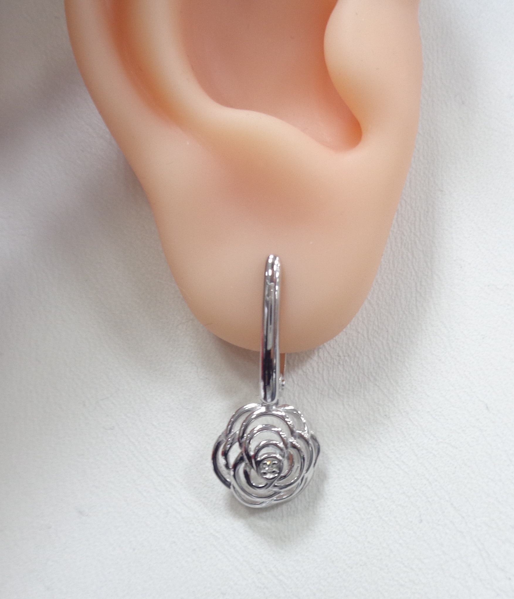 Серебряные серьги с бриллиантами "Розы"